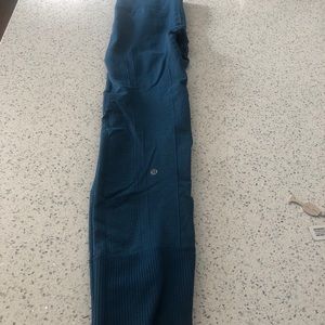Lululemon Compression tights sz 6